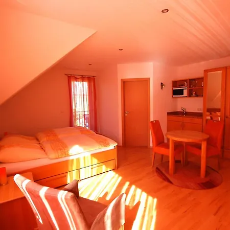 Hotel Gaestehaus Jaeger 3*