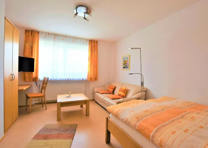 Отель Gaestehaus Jaeger